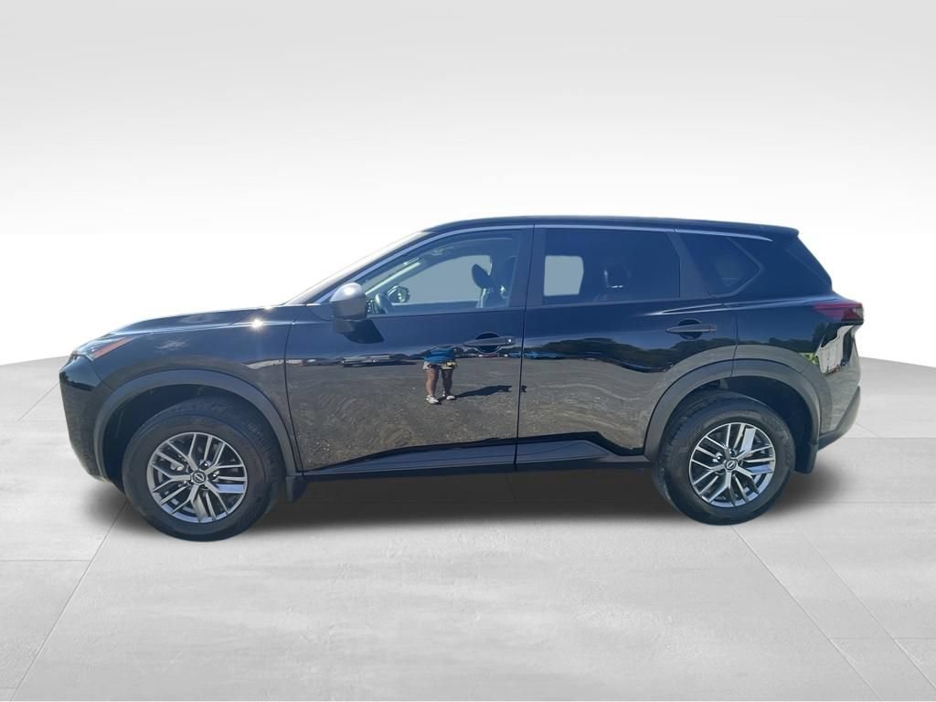 Used 2023 Nissan Rogue S AWD/4WD image 14