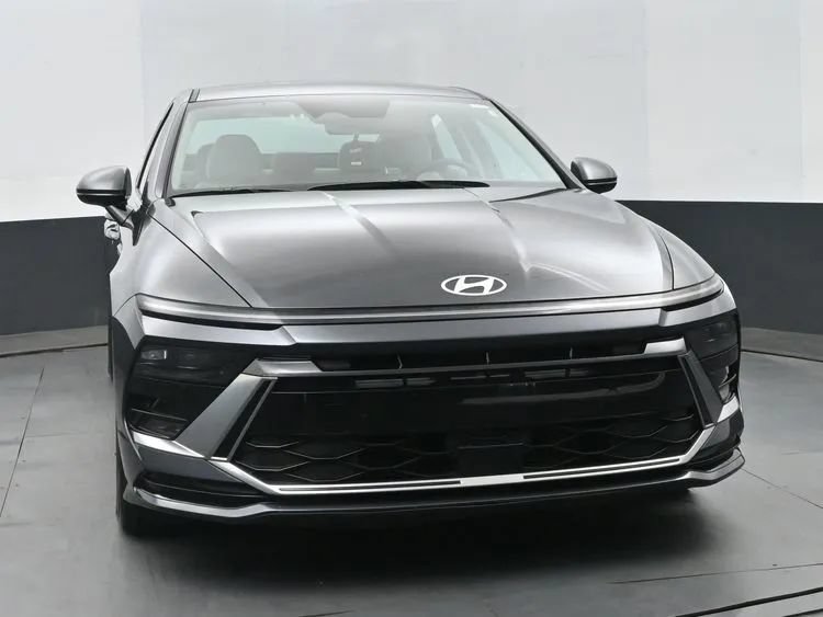 Used 2025 Hyundai Sonata SEL FWD image 3
