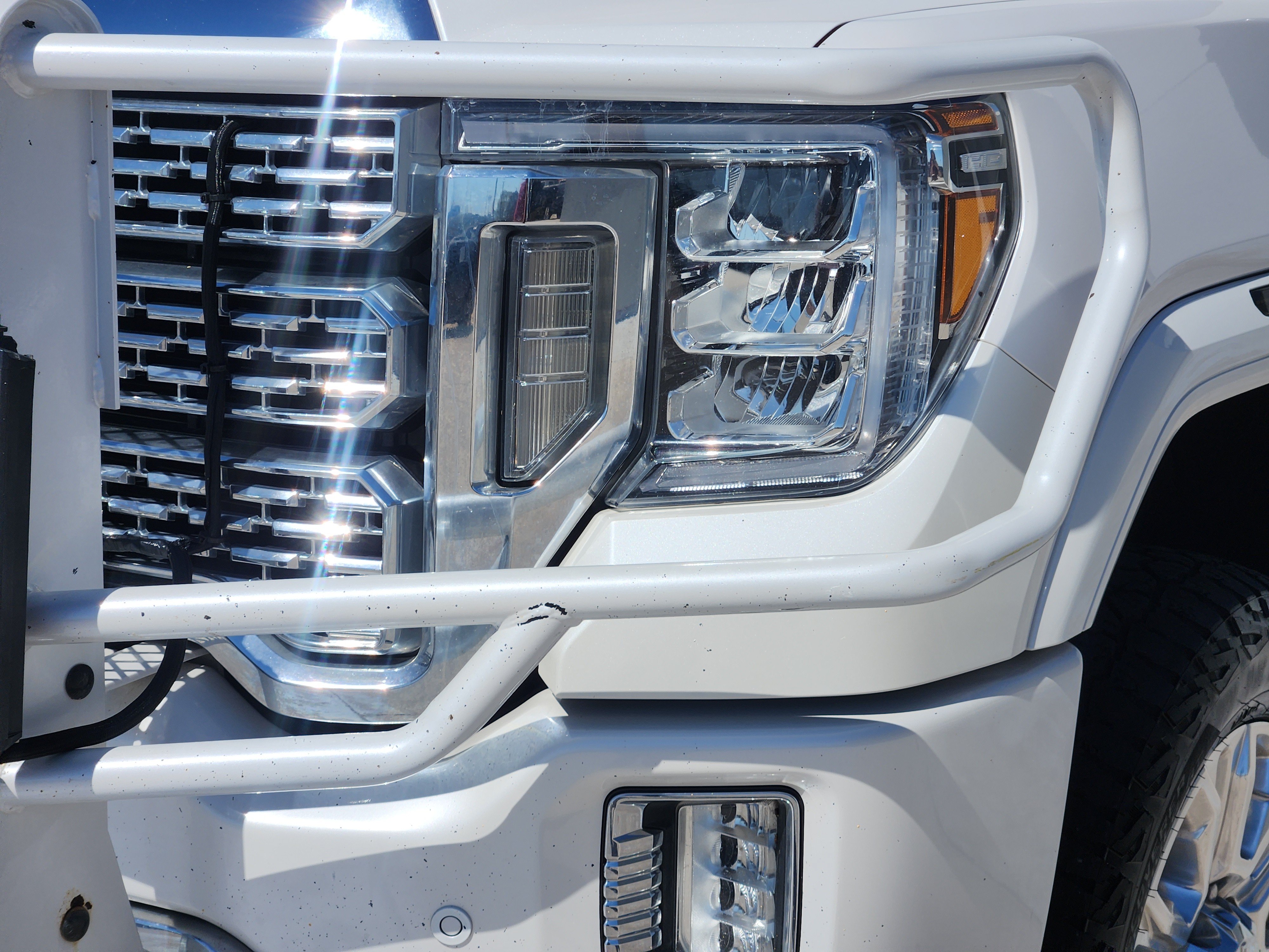 Used 2020 GMC Sierra 3500 Denali w/ Denali Ultimate Package AWD/4WD image 11