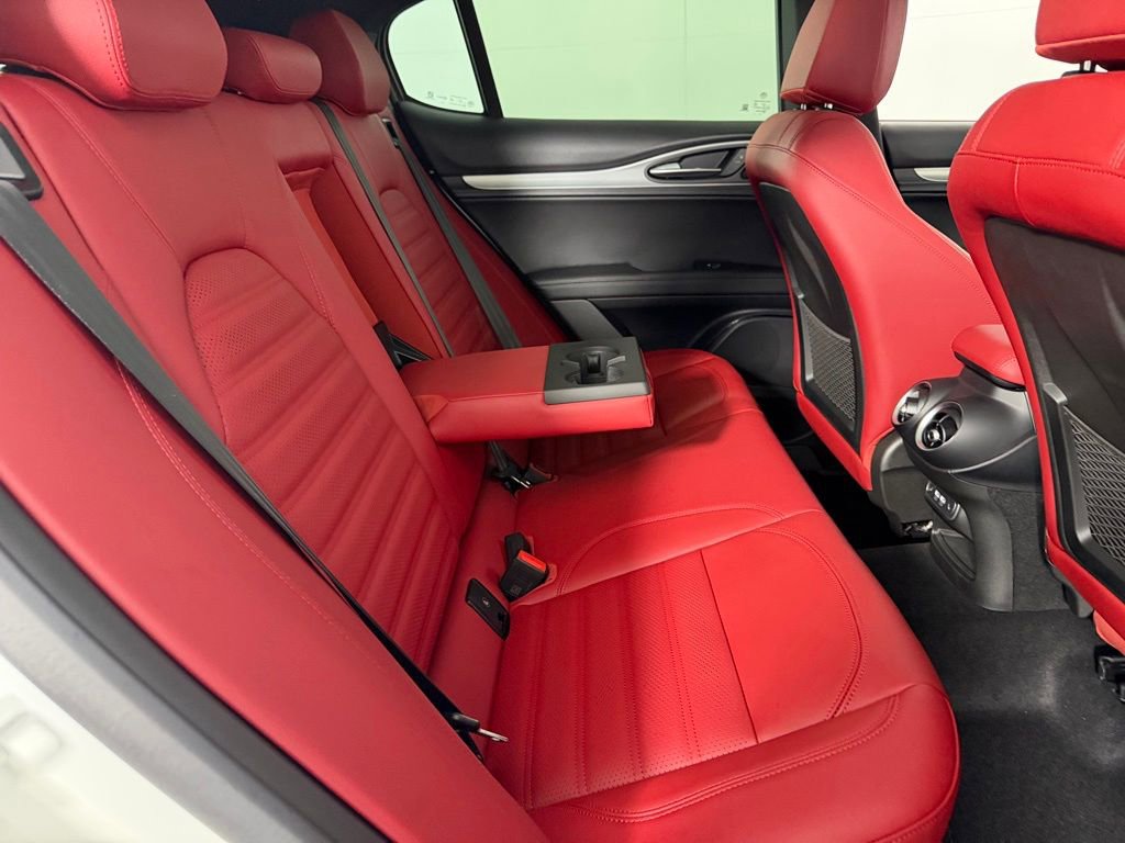 Used 2025 Alfa Romeo Stelvio Sprint w/ Veloce Package AWD/4WD image 30