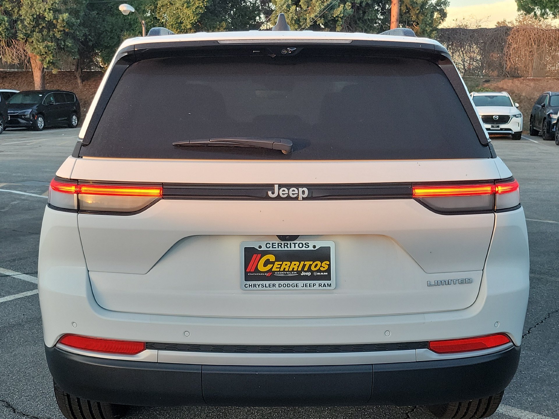 New 2027 Jeep Grand Cherokee Limited w/ Technology Group II RWD image 3