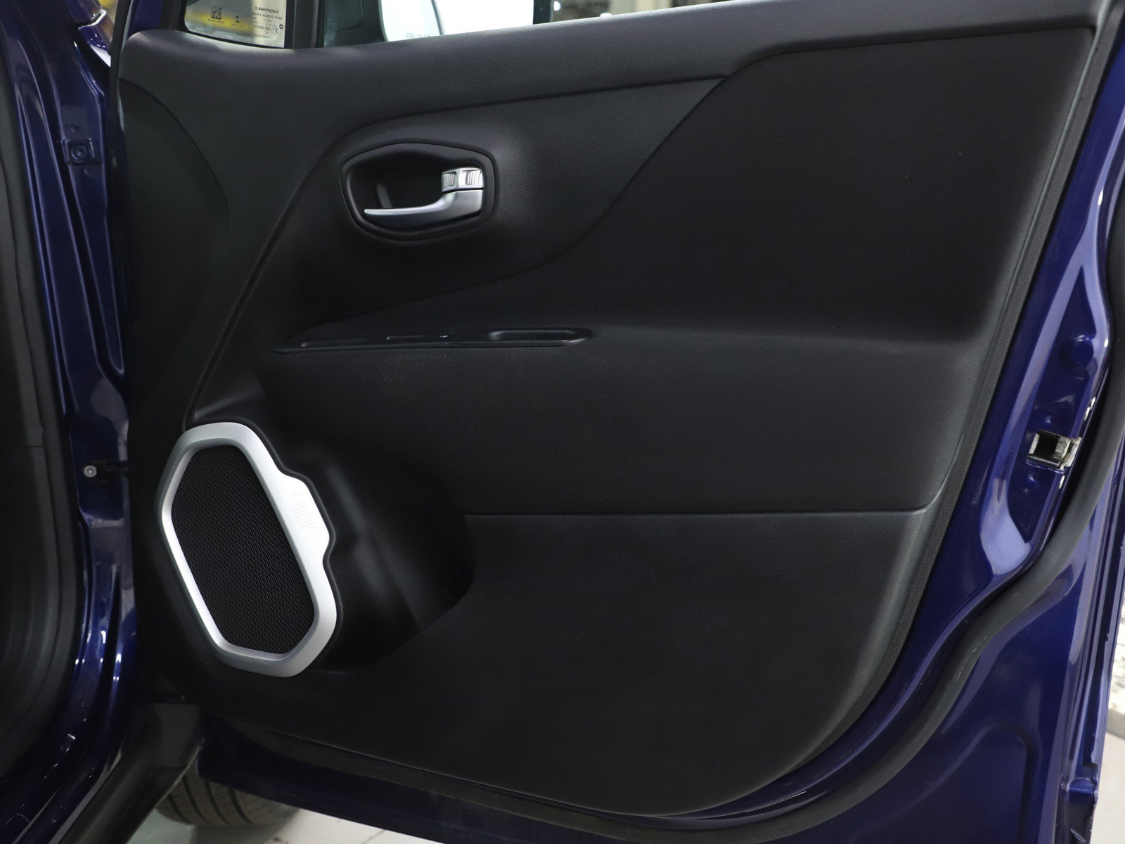 Used 2018 Jeep Renegade Sport w/ Power & Air Group AWD/4WD image 9