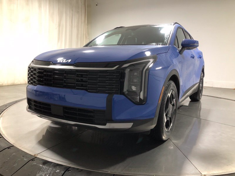 New 2026 Kia Sportage EX w/ EX Panorama Roof Package FWD image 3