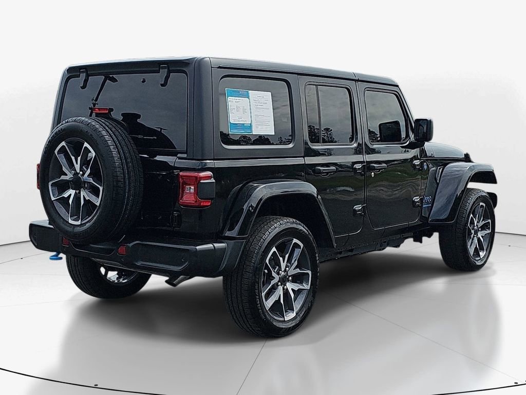 Used 2024 Jeep Wrangler Unlimited w/ Convenience Group AWD/4WD image 6