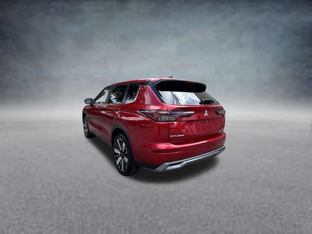 Used 2025 Mitsubishi Outlander SE FWD image 5