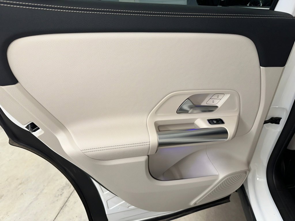 Used 2024 Mercedes-Benz GLA 250 4MATIC image 17