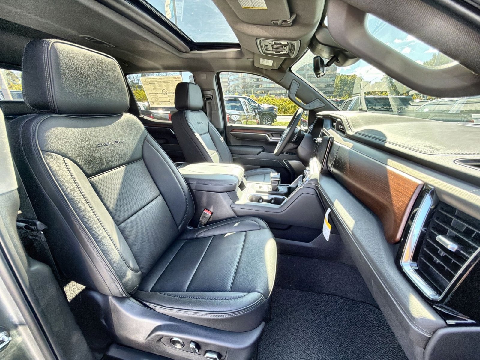 New 2026 GMC Sierra 1500 Denali w/ Denali Reserve Package image 28