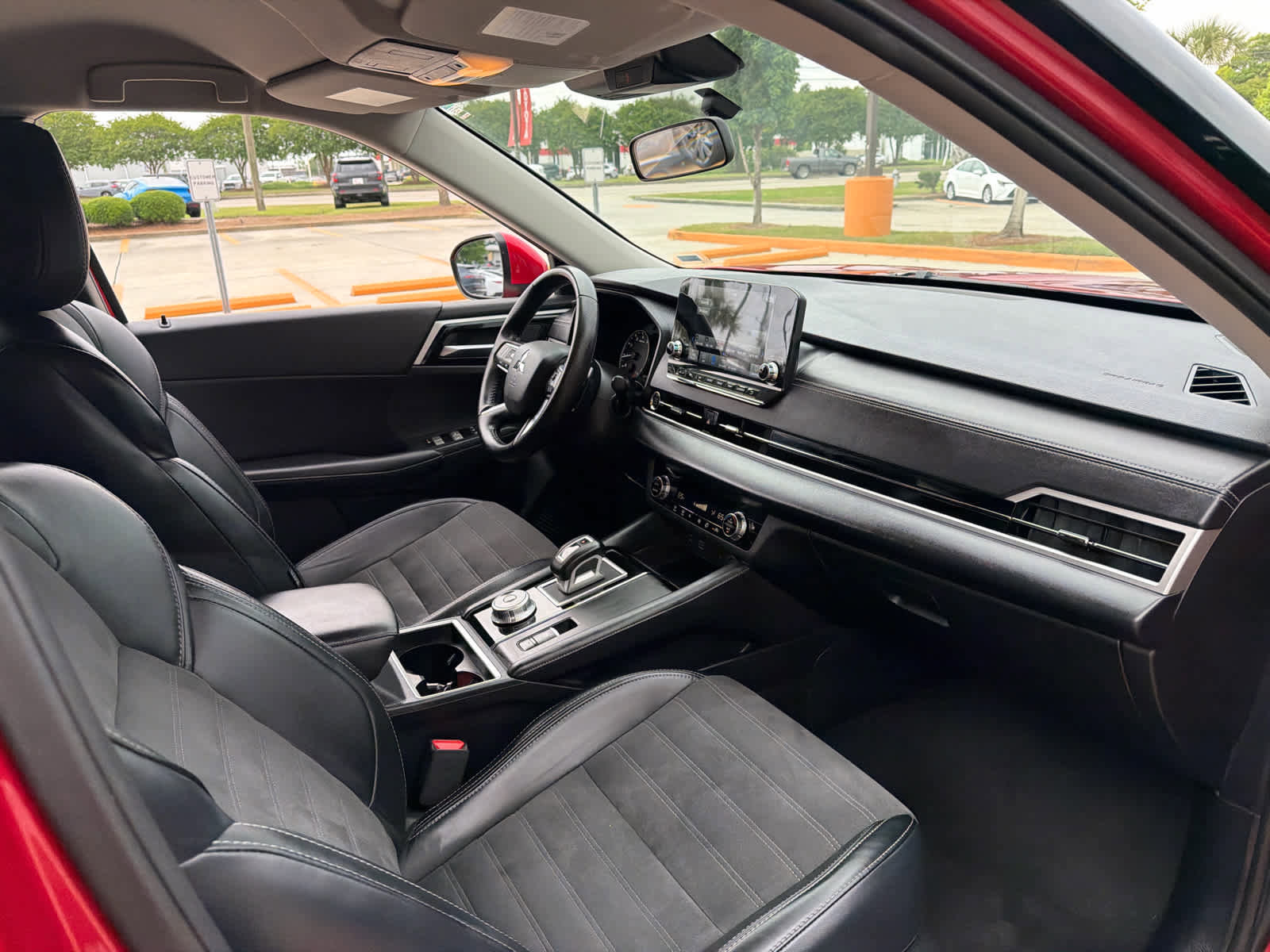 Used 2024 Mitsubishi Outlander SE FWD image 42