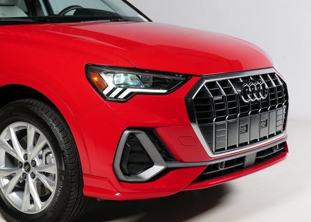 Used 2025 Audi Q3 2.0T Premium w/ Convenience Package AWD/4WD image 22