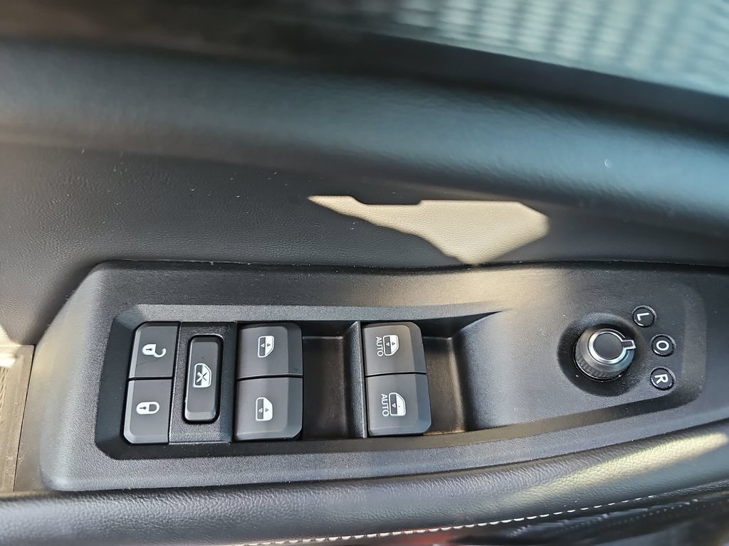 Used 2025 Jeep Grand Cherokee Altitude AWD/4WD image 26