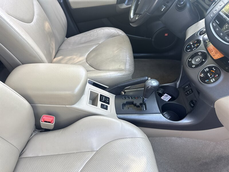 Used 2010 Toyota RAV4 Limited AWD/4WD image 27