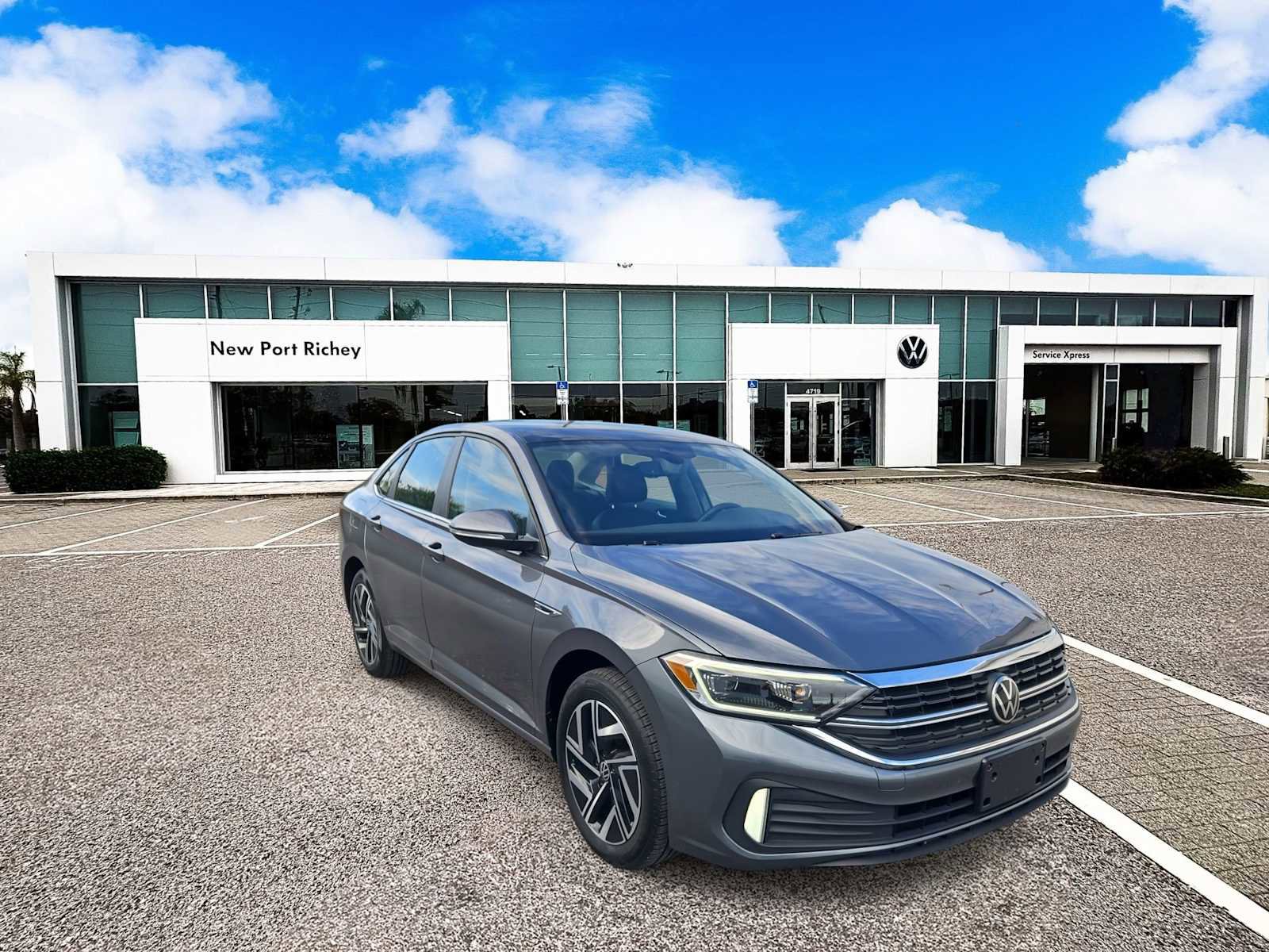 Used 2022 Volkswagen Jetta SEL image 2