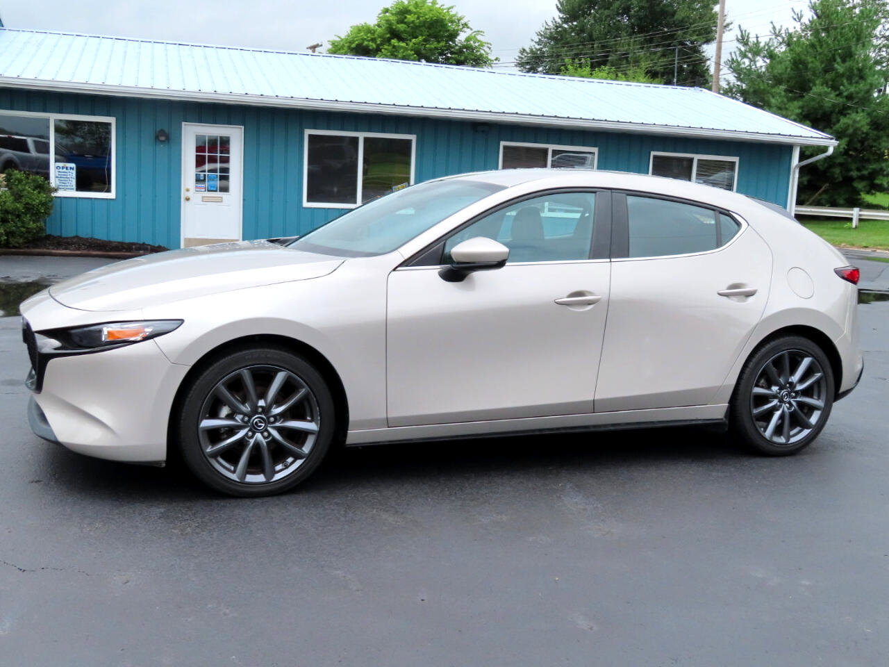 Used 2023 MAZDA MAZDA3 s image 2