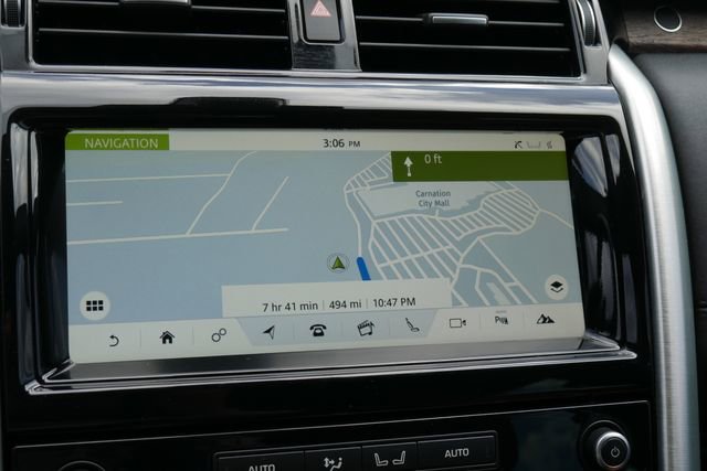 Used 2017 Land Rover Discovery HSE image 4