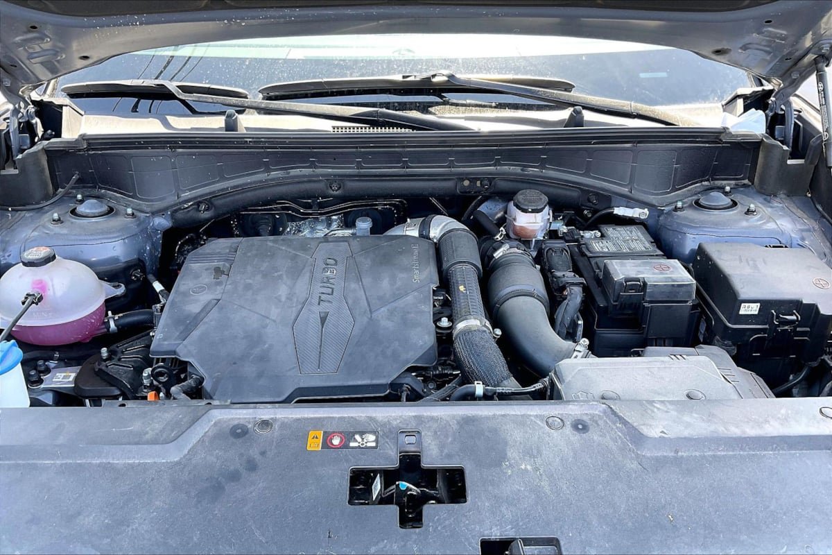 Used 2025 Hyundai Santa Fe SEL FWD image 10