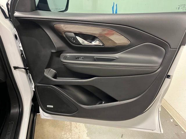 Used 2024 GMC Terrain Denali w/ Denali Premium Package image 25