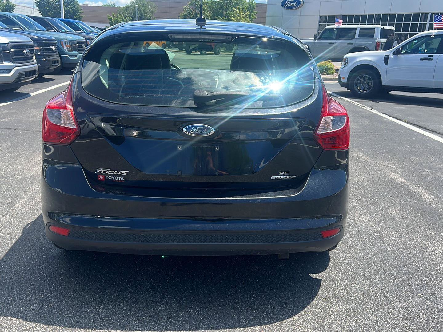Used 2014 Ford Focus SE w/ Equipment Group 201A FWD image 6