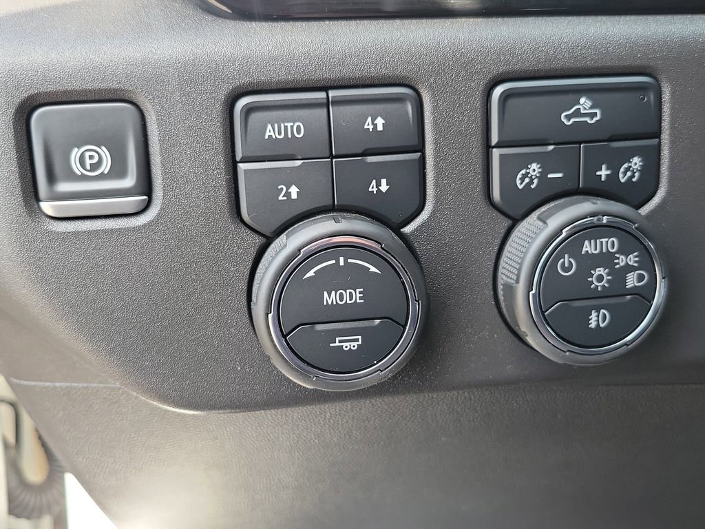 Used 2024 Chevrolet Silverado 1500 LT Trail Boss w/ Protection Package image 17