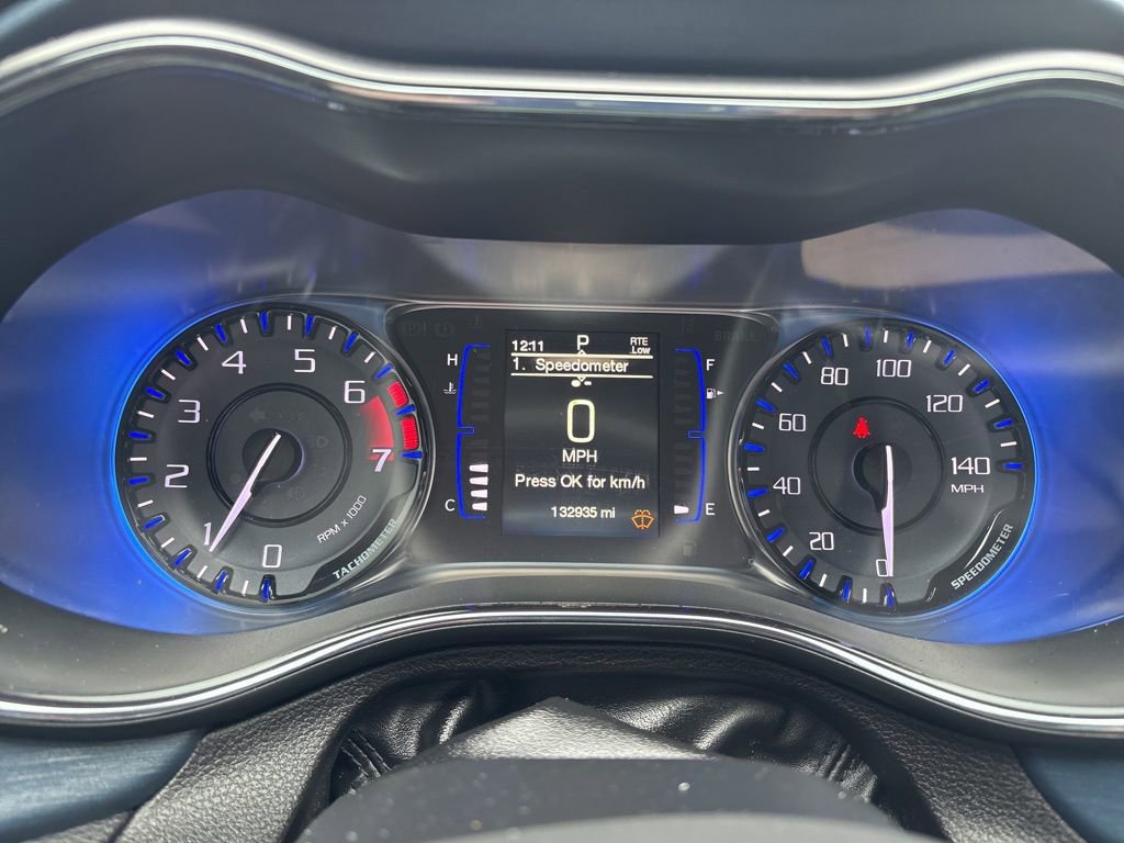 Used 2015 Chrysler 200 S w/ Comfort Group image 12