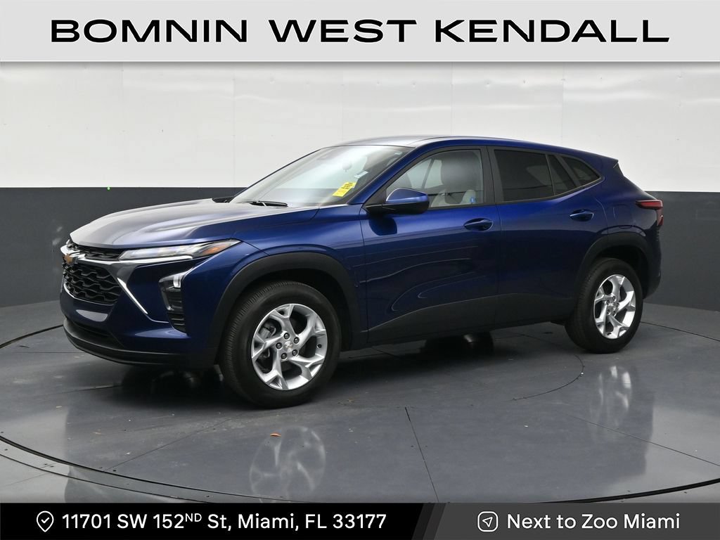 Used 2024 Chevrolet Trax LS w/ LS Convenience Package FWD image 1