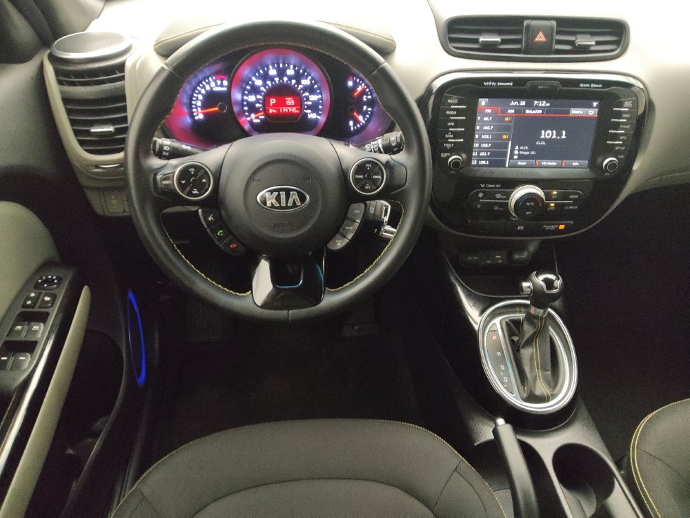 Used 2015 Kia Soul + w/ Audio Package FWD image 22