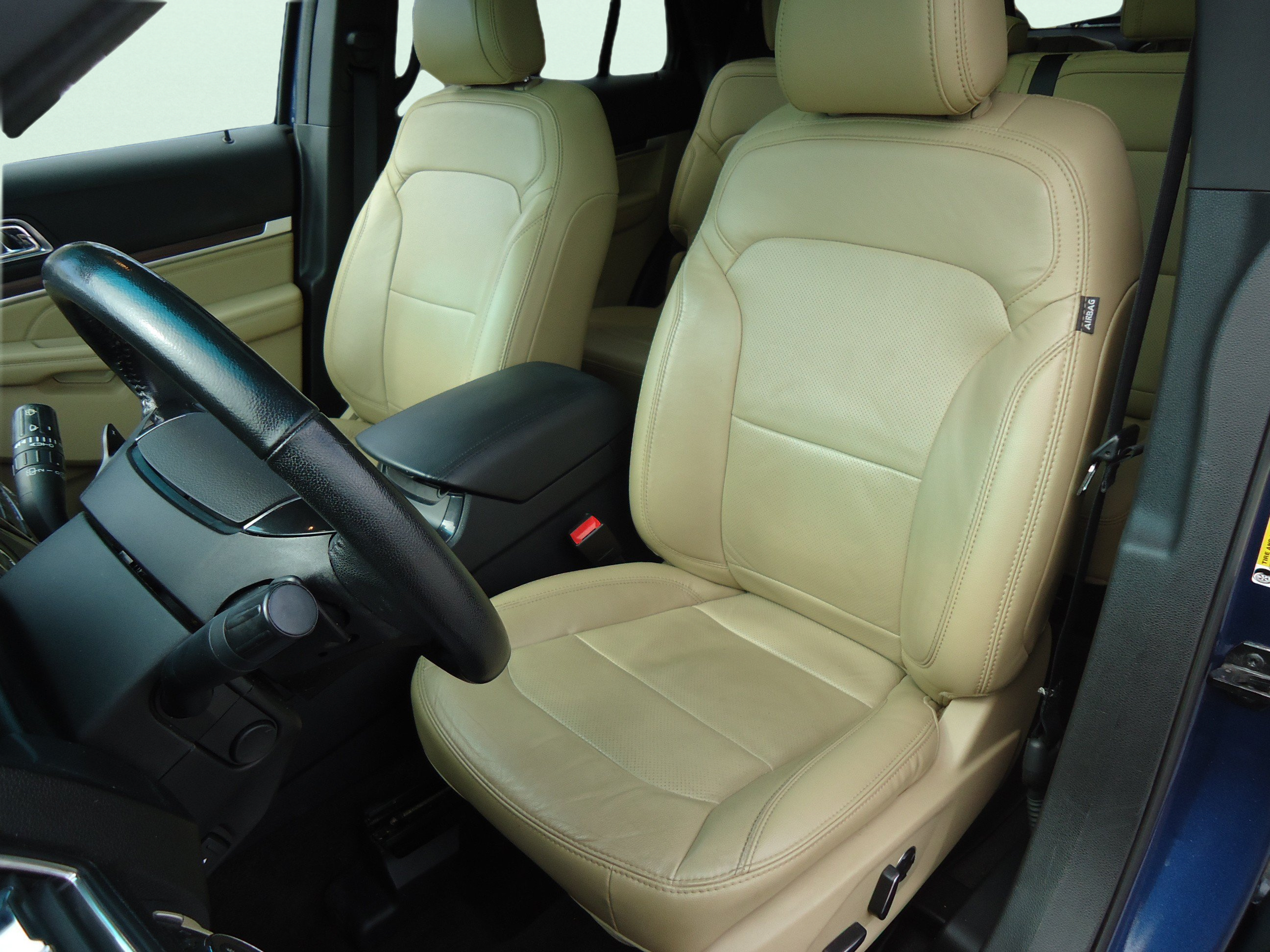 Used 2017 Ford Explorer Limited w/ Equipment Group 301A AWD/4WD image 26