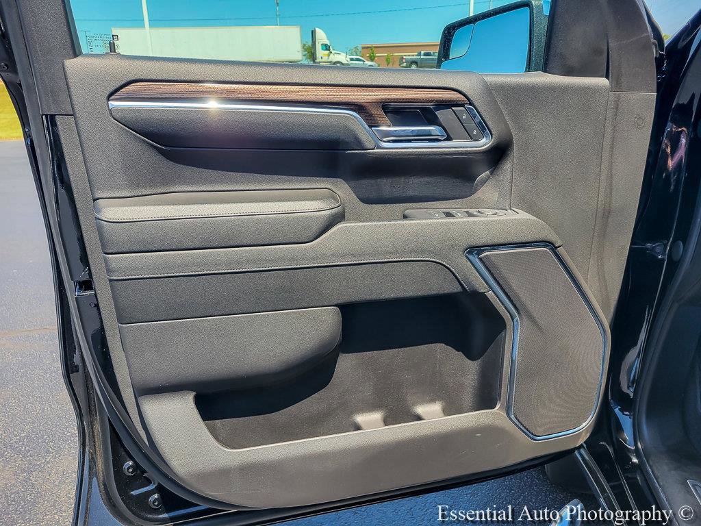 Used 2024 Chevrolet Silverado 1500 LT AWD/4WD image 19