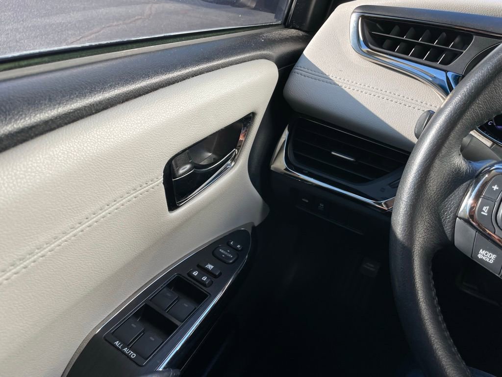 Used 2013 Toyota Avalon XLE image 22