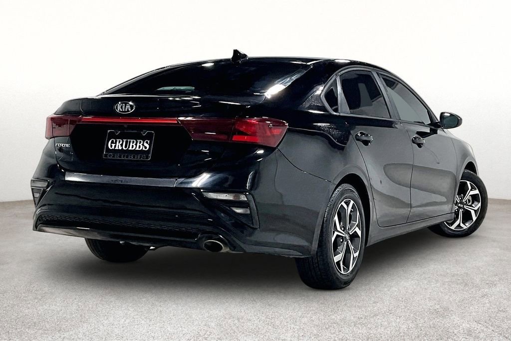 Used 2021 Kia Forte LXS FWD image 2