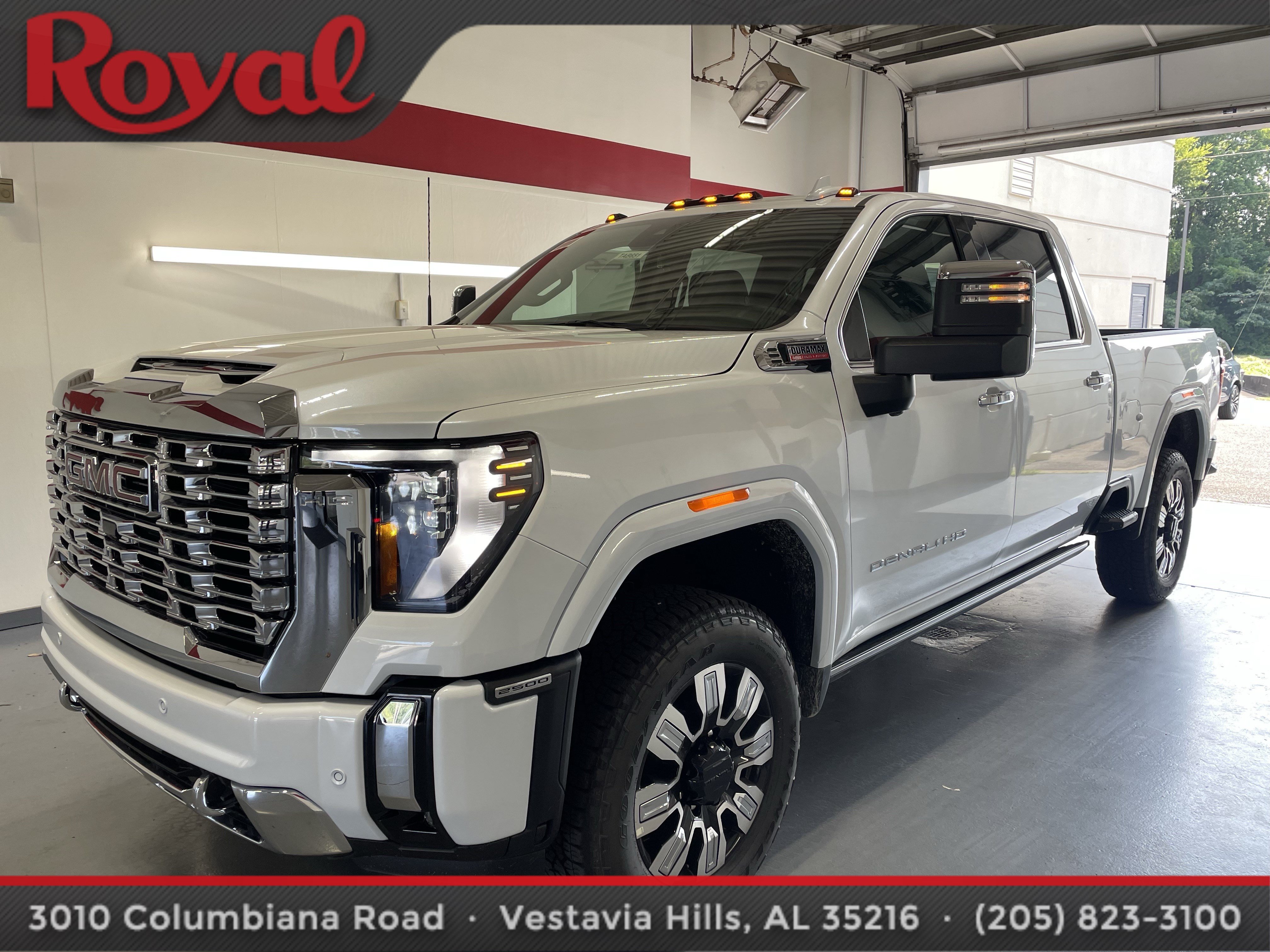 New 2026 GMC Sierra 2500 Denali w/ Denali Reserve Package AWD/4WD image 1
