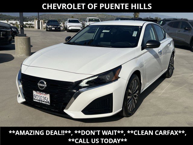 Used 2025 Nissan Altima 2.5 SV FWD image 1