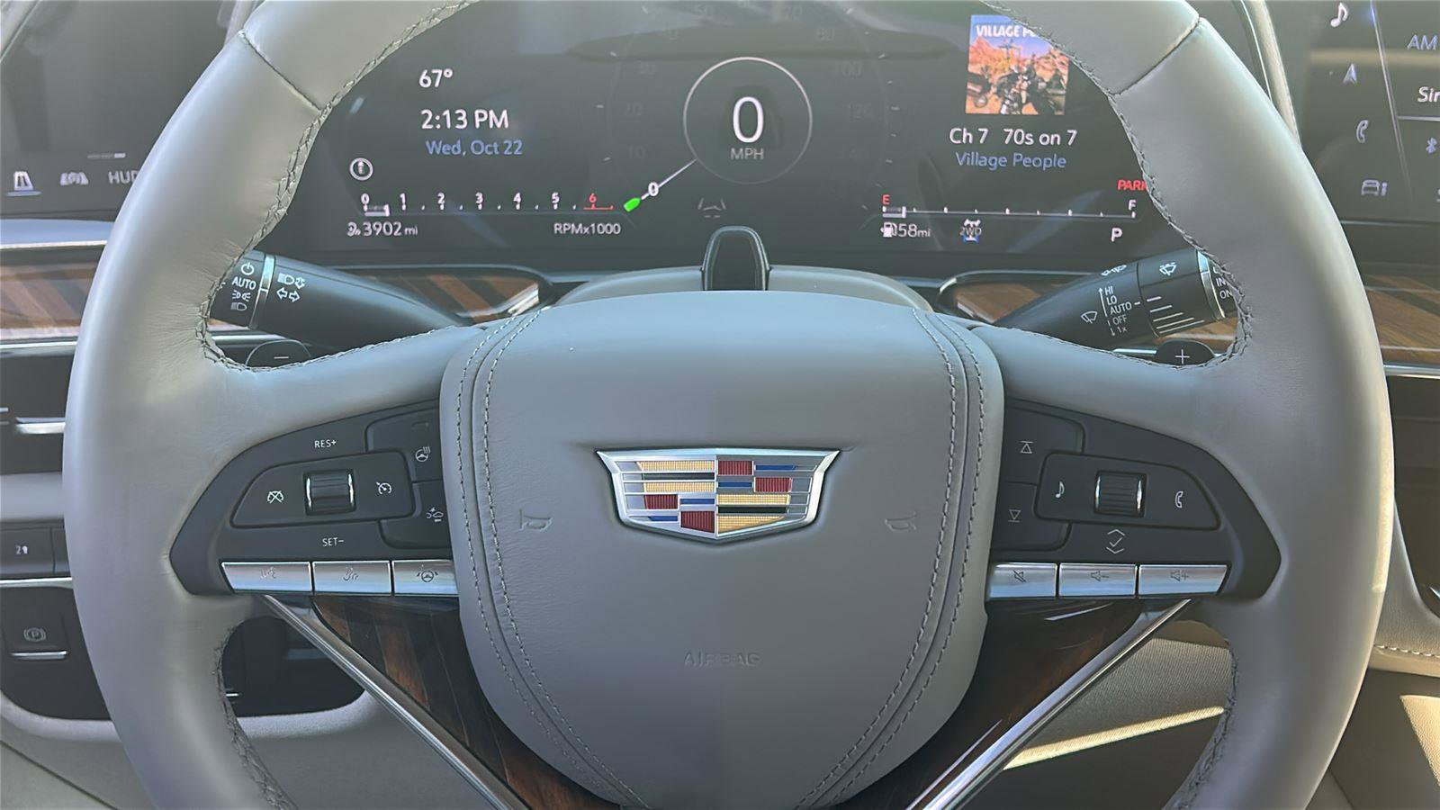 Certified 2024 Cadillac Escalade Sport Platinum w/ Heavy-Duty Trailer Package image 19