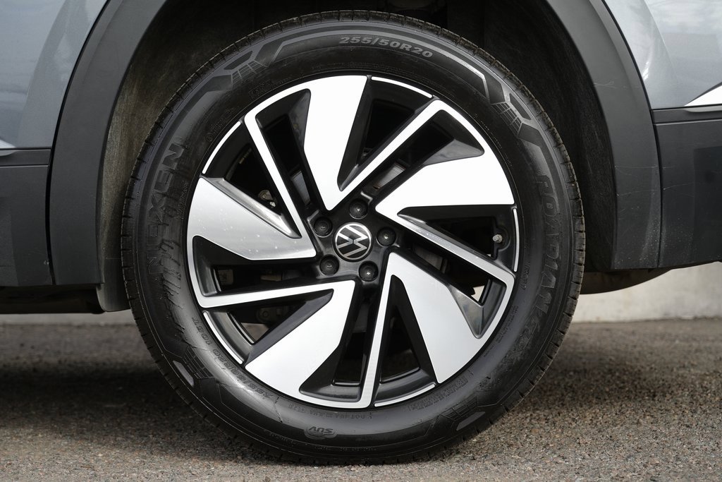 Used 2024 Volkswagen Atlas SE image 16