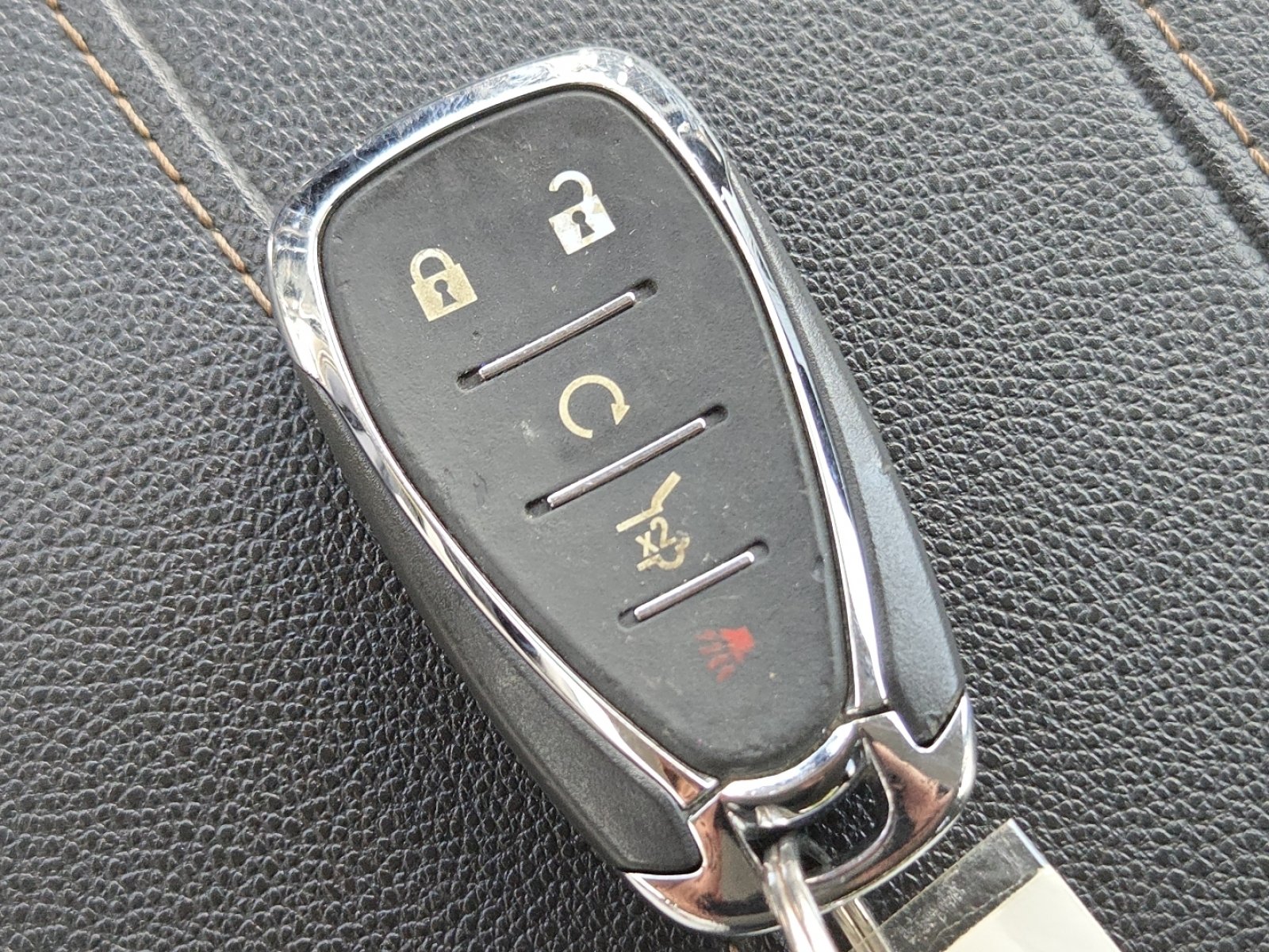 Used 2021 Chevrolet Traverse LT FWD image 33