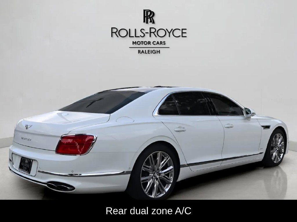 Used 2022 Bentley Flying Spur Plug-In Hybrid AWD/4WD image 5