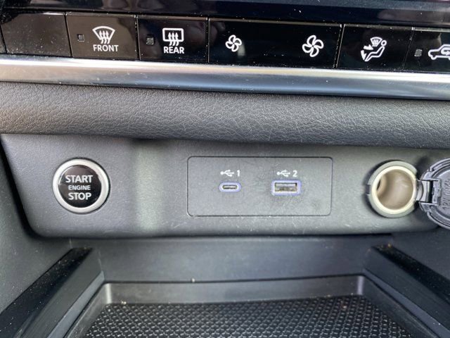 Used 2023 Nissan Rogue SV image 16