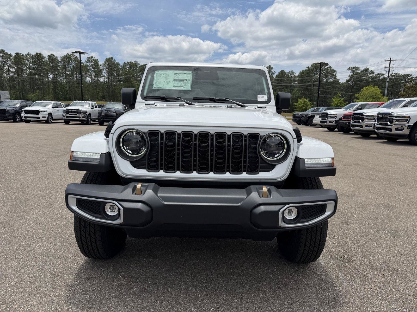 New 2026 Jeep Gladiator Sport AWD/4WD image 2