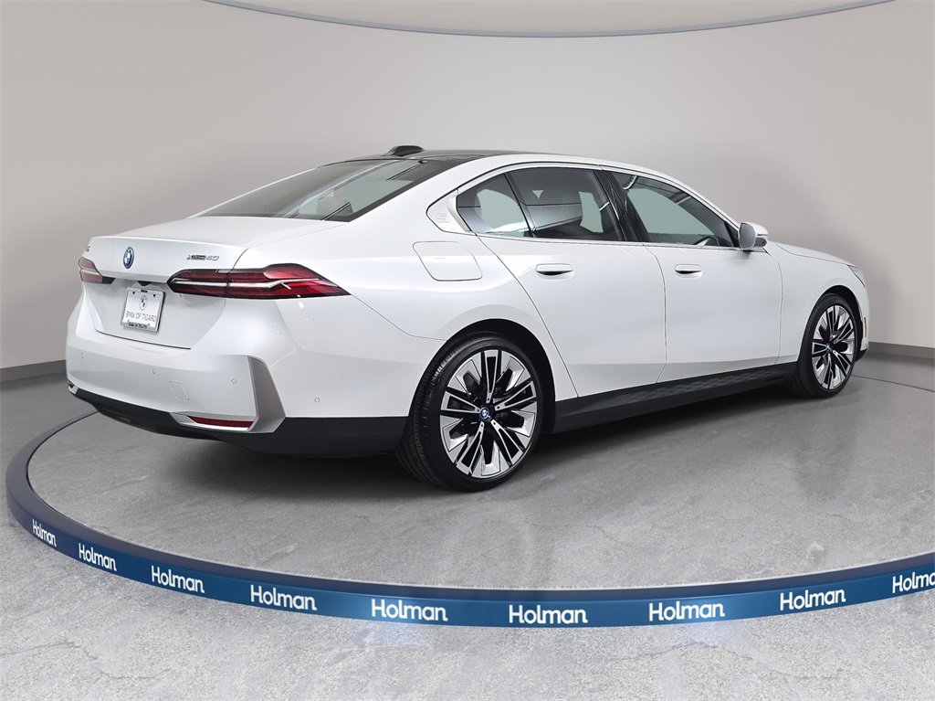 Used 2025 BMW i5 xDrive40 w/ Premium Package image 6