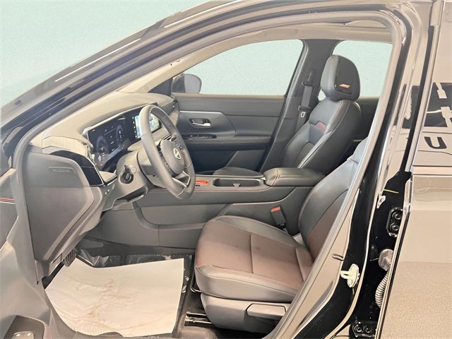 Used 2025 Nissan Kicks SR w/ SR Premium Package image 12