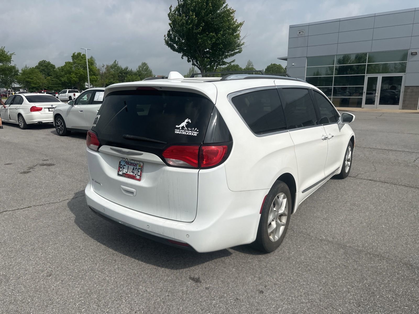 Used 2017 Chrysler Pacifica Touring-L Plus FWD image 5