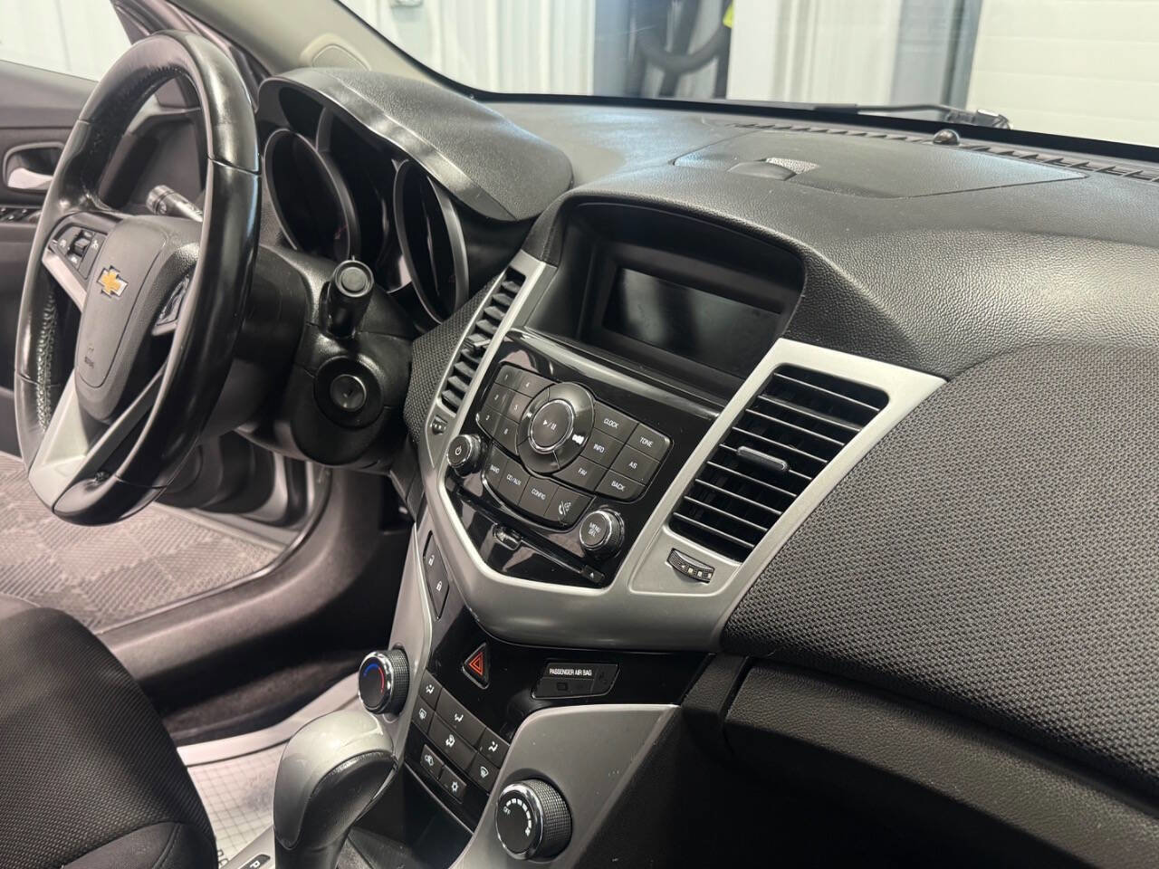 Used 2013 Chevrolet Cruze LT image 18