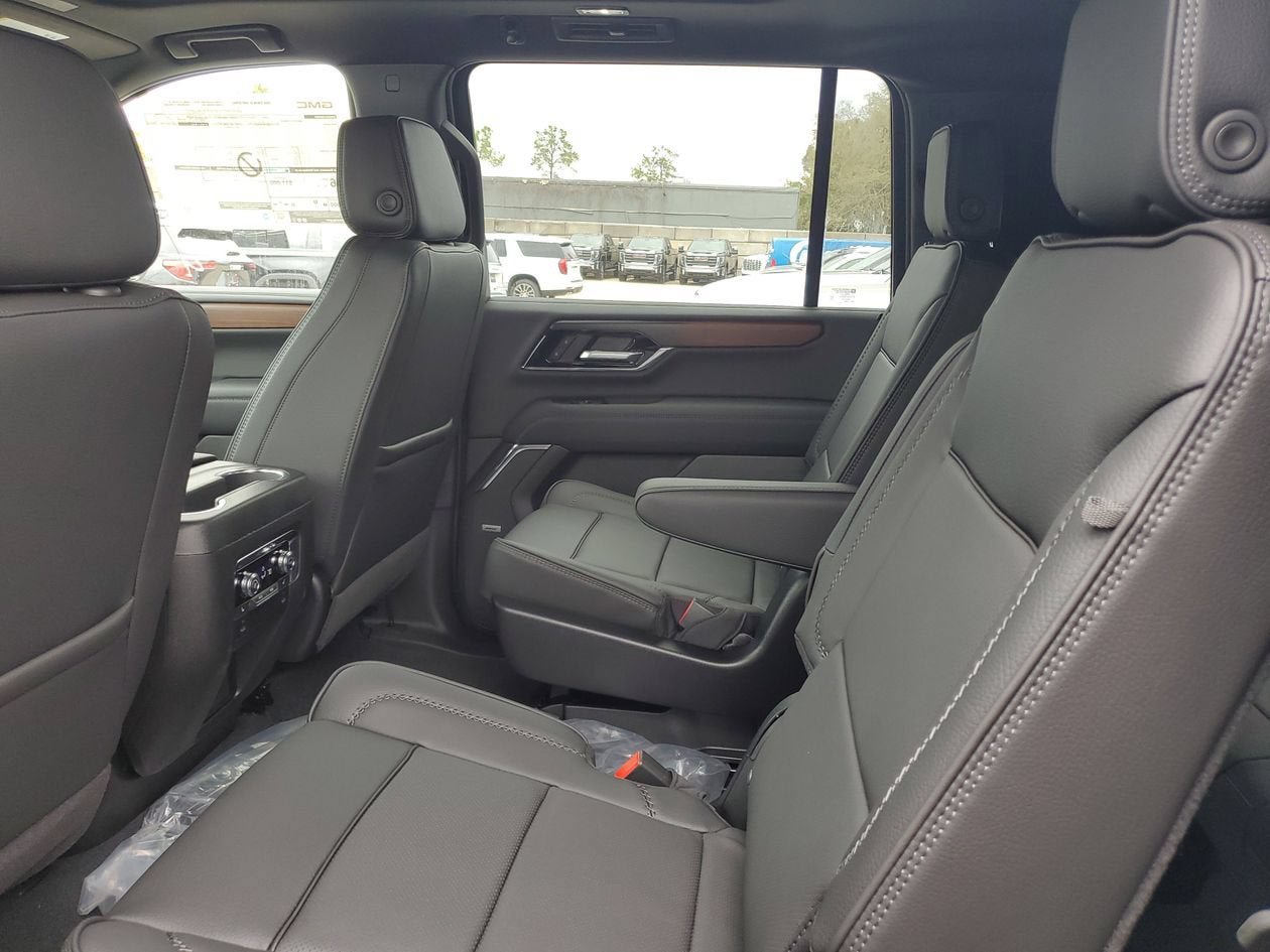 New 2026 GMC Yukon XL Denali w/ Sun & Power Step Package AWD/4WD image 11