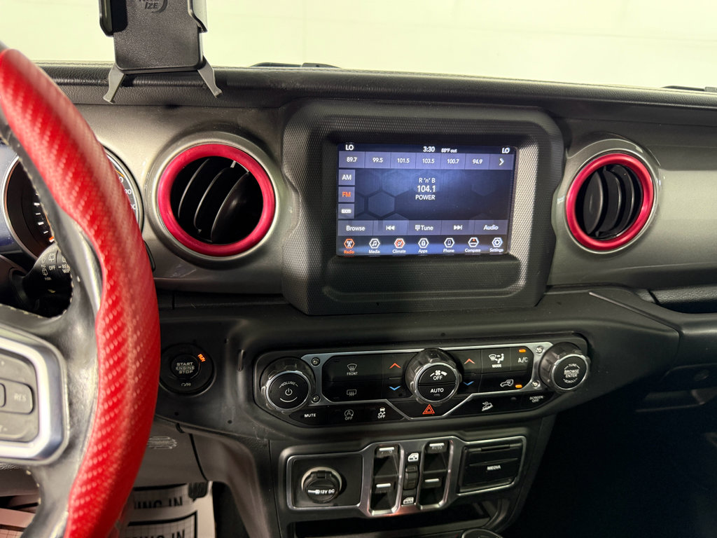 Used 2018 Jeep Wrangler Unlimited Sahara image 29