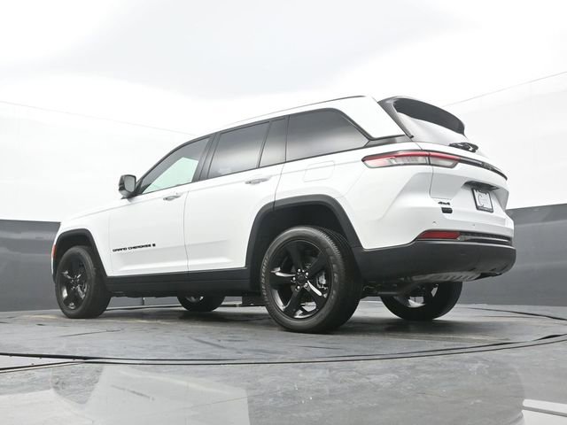 Used 2022 Jeep Grand Cherokee Altitude image 60