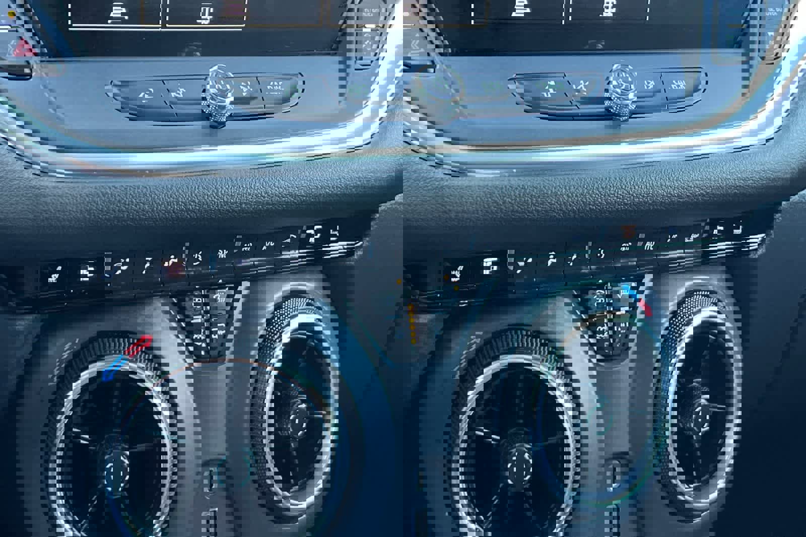 Used 2023 Chevrolet Blazer LT image 24