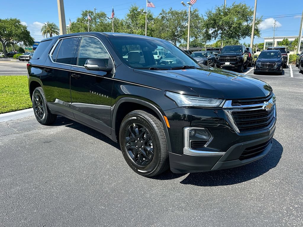 Used 2023 Chevrolet Traverse LS w/ Safety Package FWD image 3