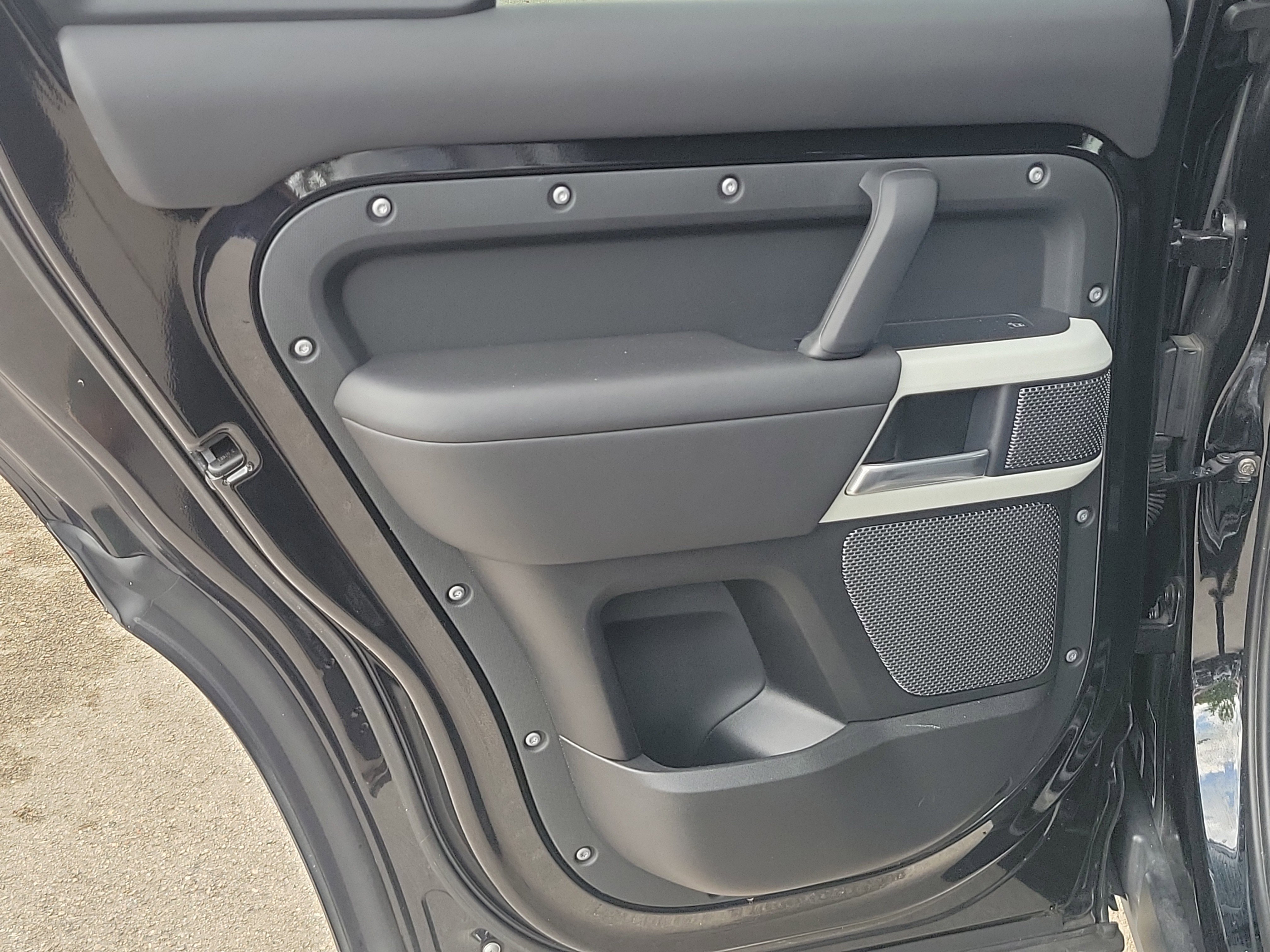 Used 2022 Land Rover Defender 110 XS Edition AWD/4WD image 8