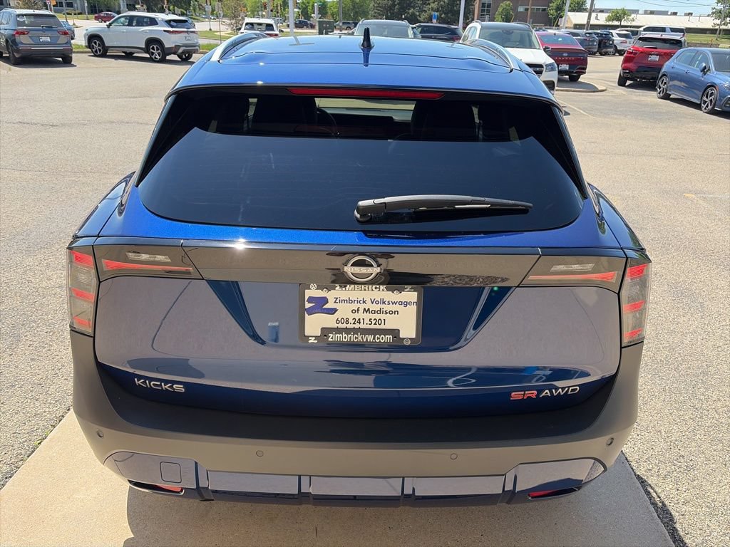 Used 2025 Nissan Kicks SR AWD/4WD image 7