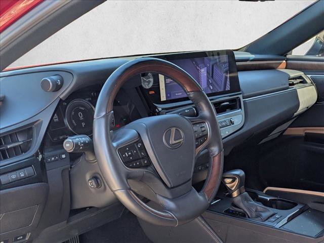 Used 2023 Lexus ES 300h Ultra Luxury w/ Accessory Package (Z2) image 10