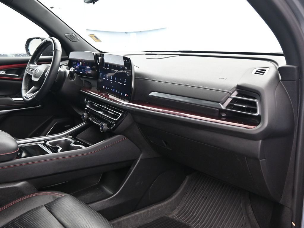 Certified 2024 Chevrolet Traverse Z71 w/ Enhanced Driving Package image 16